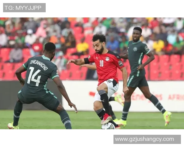 足球球星绝学排名前十揭秘 技能与技巧的巅峰对决